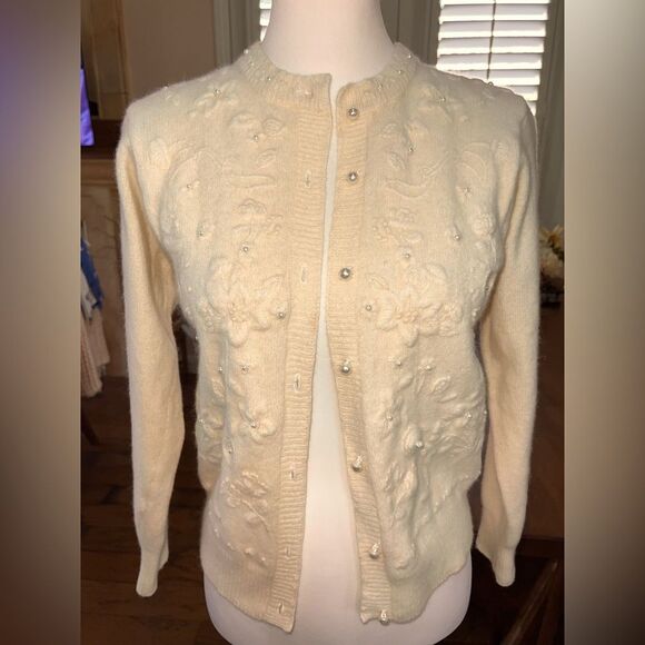 Vintage Petite Sophisticate Ivory Angora Wool Beaded Pearl Cardigan Sweater 8P - Picture 1 of 7